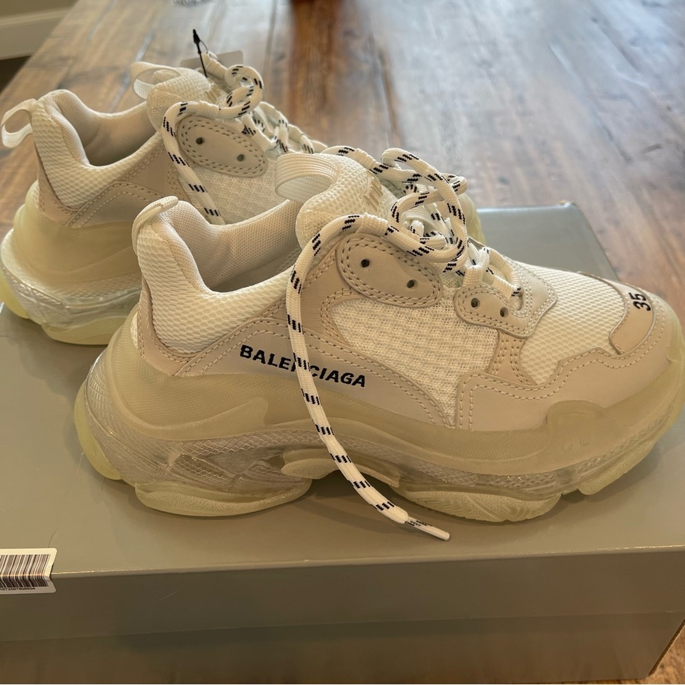 NEW Balenciaga triple S Sneakers - Picture 2 of 7